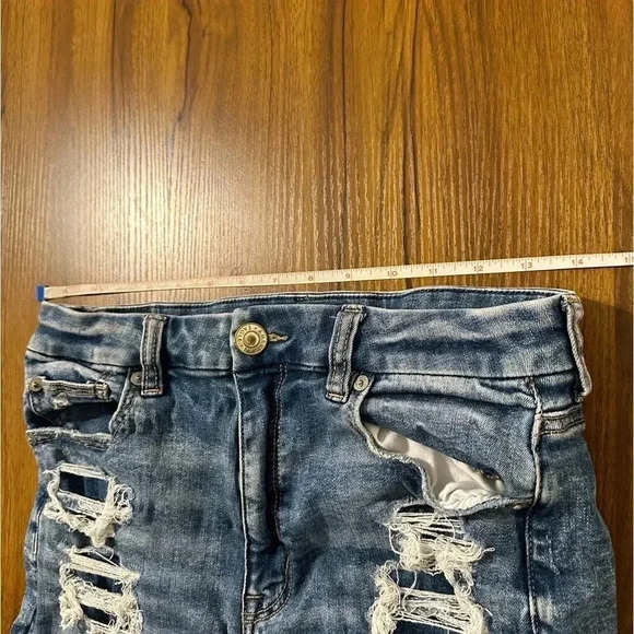AMERICAN EAGLE Women’s Distressed Stretchy Curvy Hi-Rise Shortie Shorts Size 8 - Picture 7 of 14